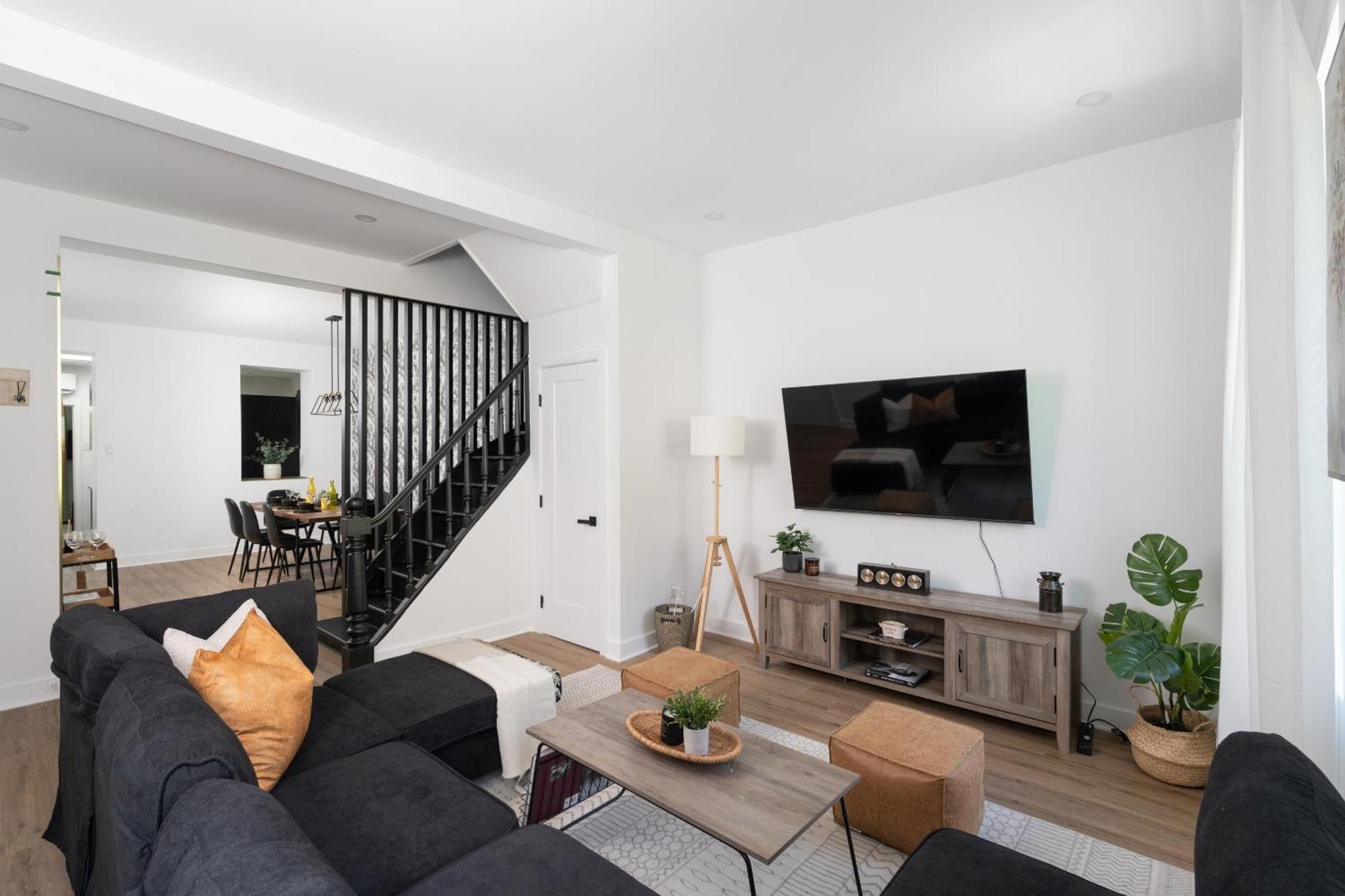 Downtown Penthouse 2 Level-4bdrs-8guests Montreal