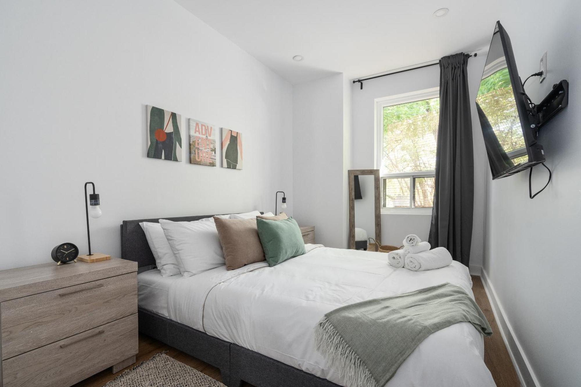 Apartment Downtown Penthouse 2 Level-4bdrs-8guests