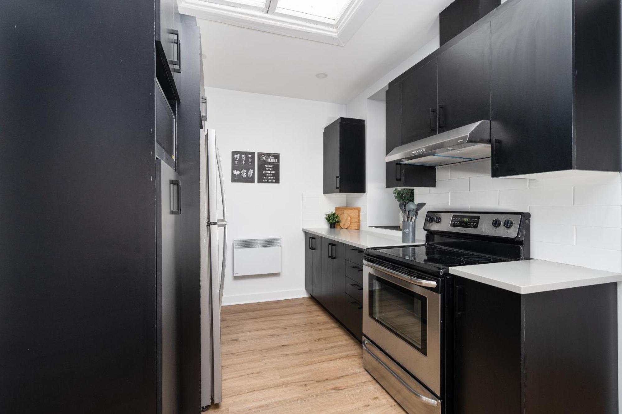 Downtown Penthouse 2 Level-4bdrs-8guests