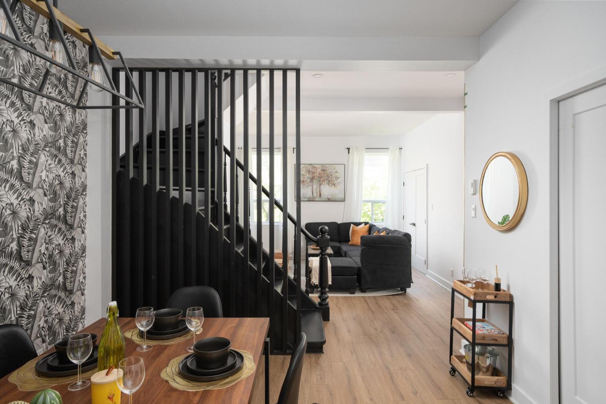 Downtown Penthouse 2 Level-4bdrs-8guests Apartment *
